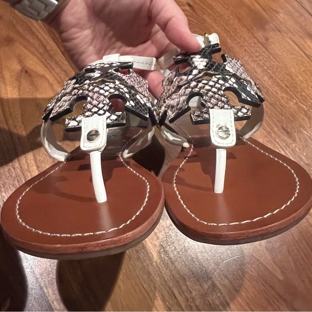 Tory Burch Flat Thong Sandals - Phoebe in EXCELLENT condition! Only worn once! - Picture 9 of 16